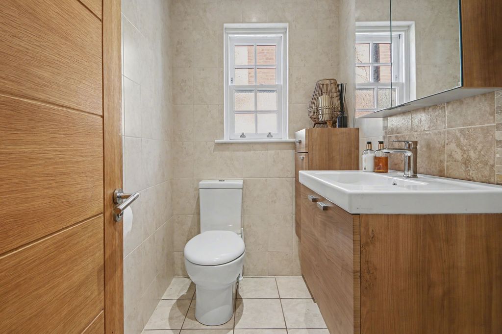 Additional image 12 of 4 bed detached house for salePortsmouth Road, Southampton SO19