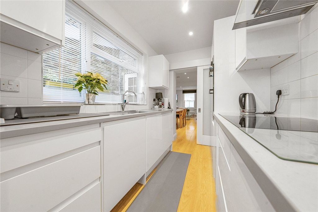 Property photo 3 of 18 Picture No. 13