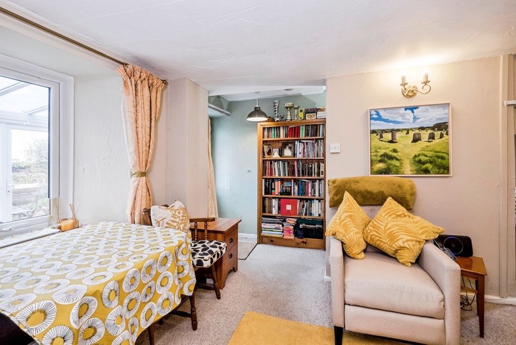 Property photo 3 of 14 Photo