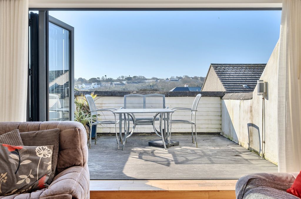 Property photo 3 of 17 1432344-6-69Bbcff...