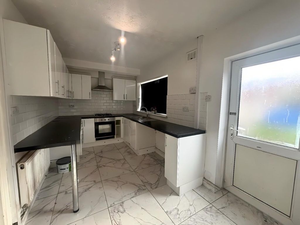 Property photo 3 of 8 2773d0A2-2755-42Fb-8ccc-2168379c3229.Jpeg