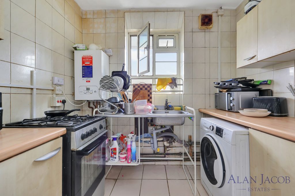 Property photo 2 of 22
