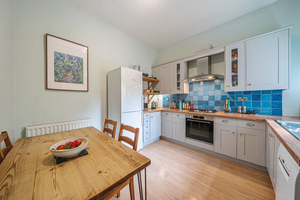 Property photo 2 of 20 1470196-15-6A214E...