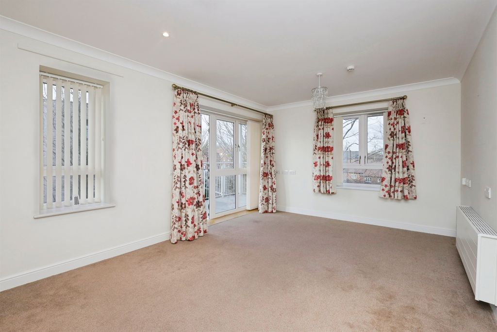 Property photo 2 of 12