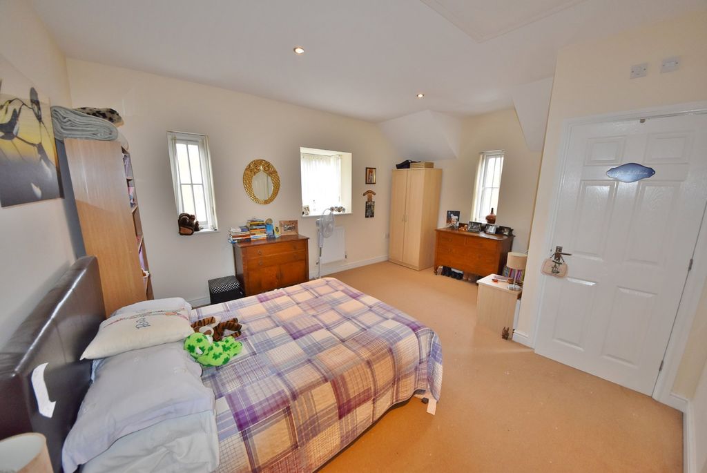 Property photo 3 of 6