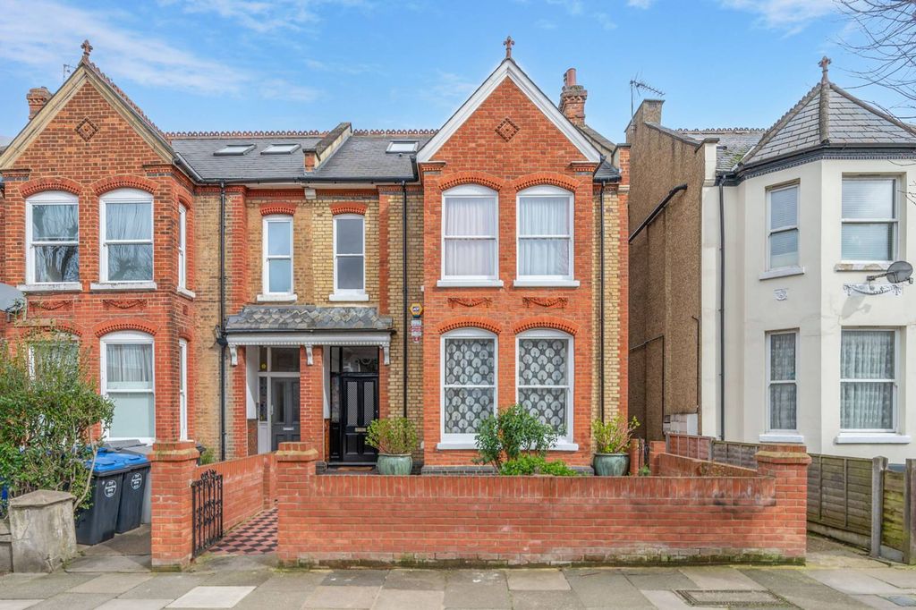 Property photo 2 of 34