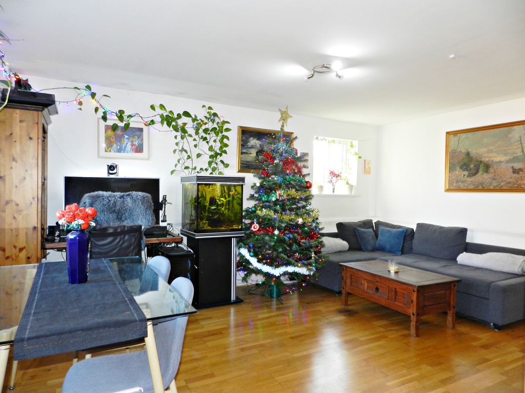 Property photo 3 of 7