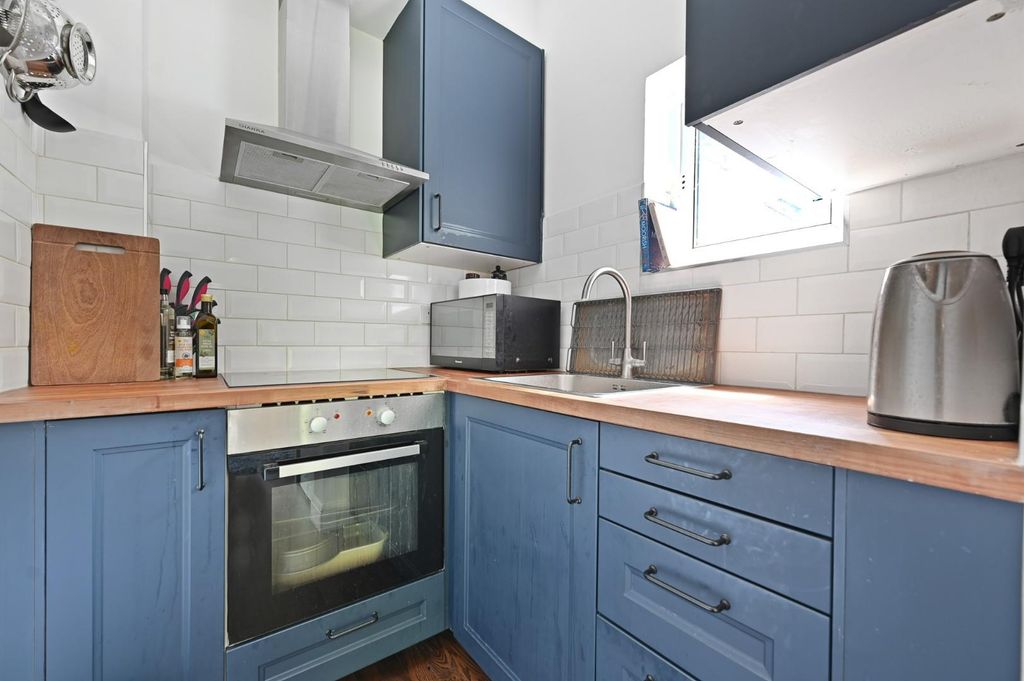 Property photo 3 of 9