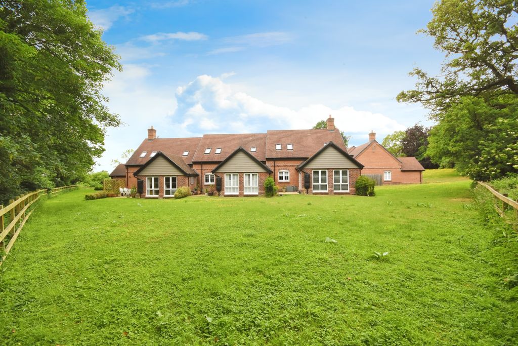 Property photo 2 of 18