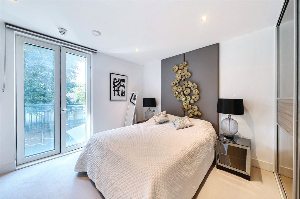 Property photo 3 of 17 Picture No. 11