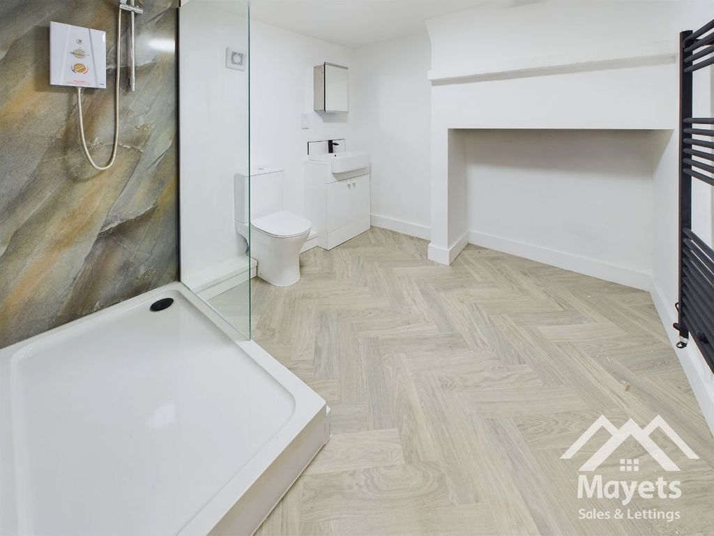 Property photo 2 of 23