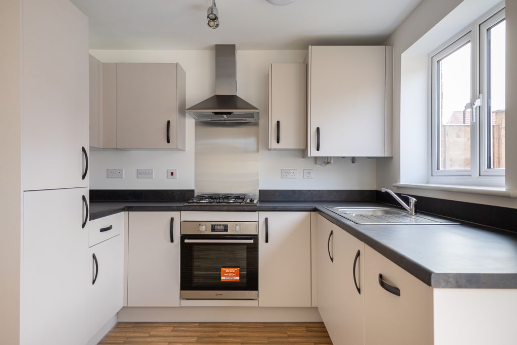 Property photo 3 of 14 Photo