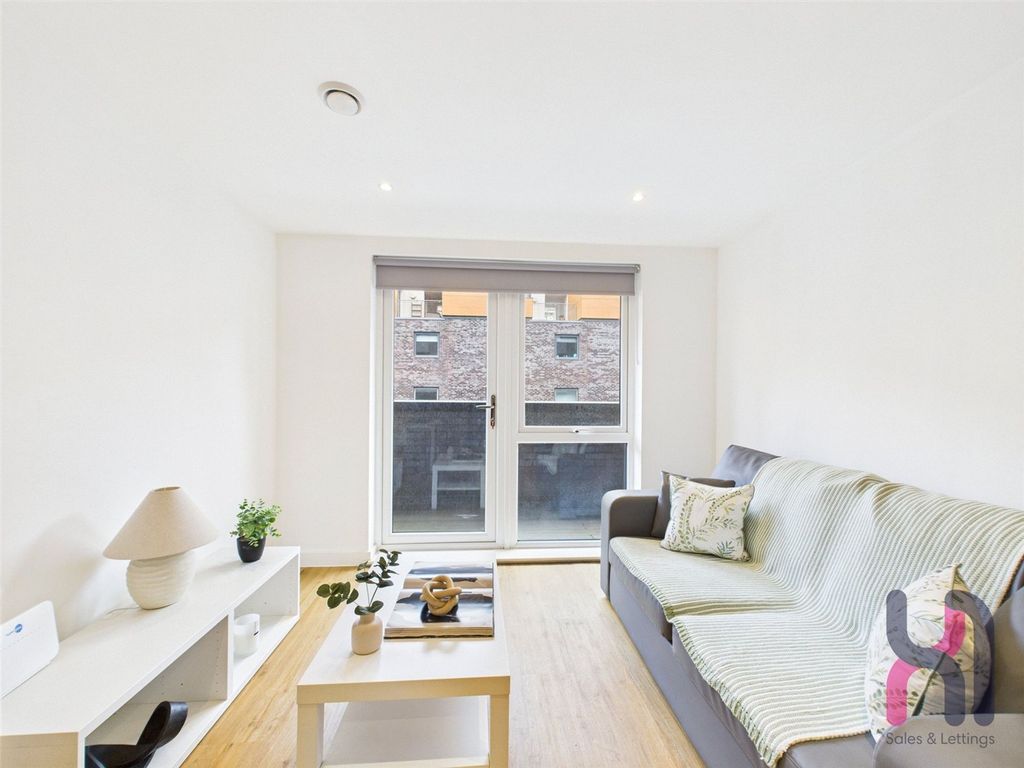 Property photo 2 of 18