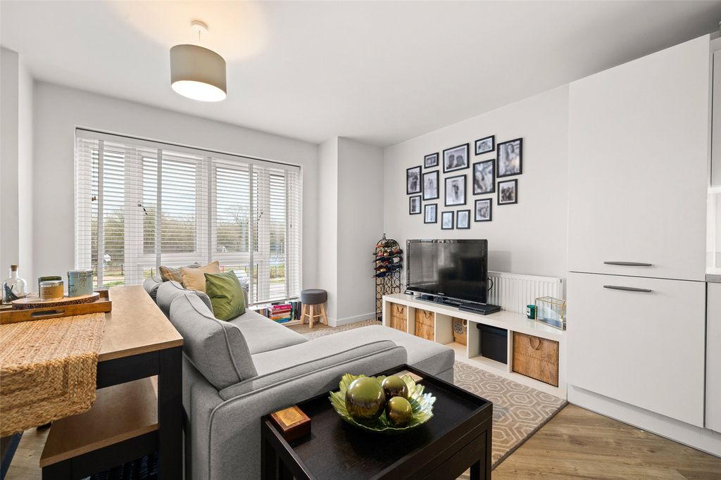 Property photo 2 of 11 Picture No. 12