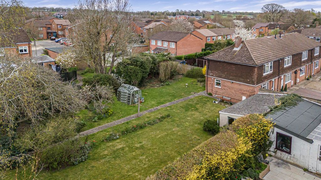 Property photo 2 of 24