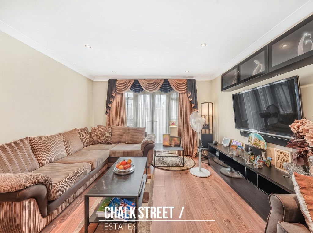 Property photo 1 of 32