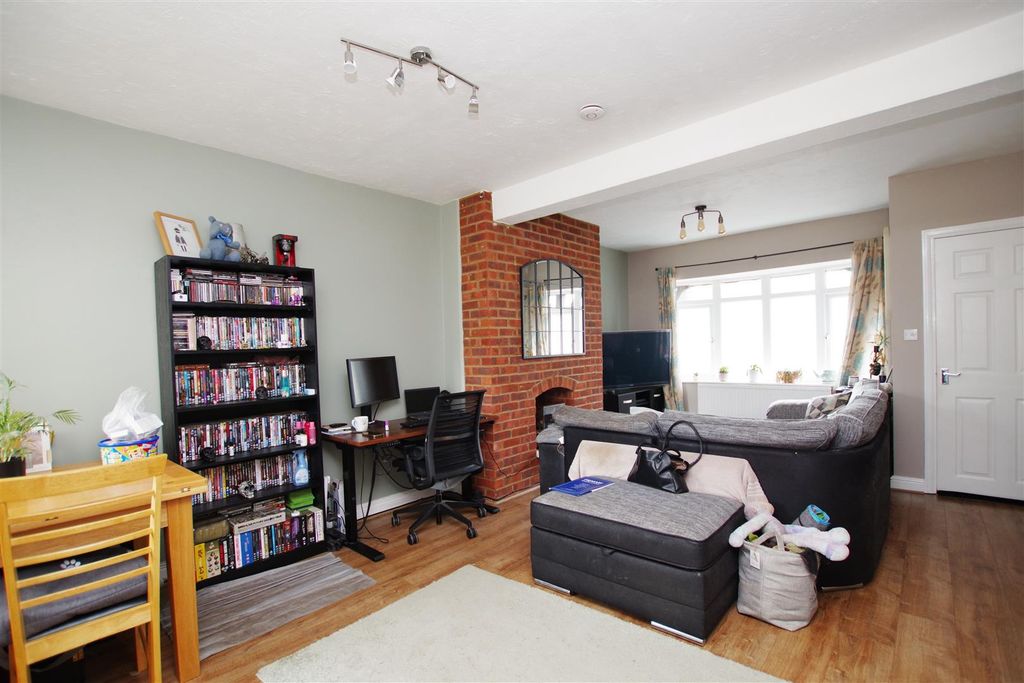 Property photo 2 of 13 Lounge/Diner