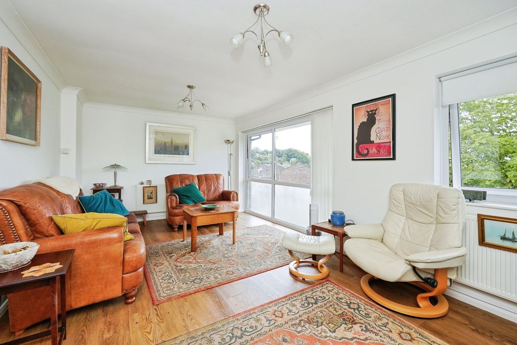 Property photo 2 of 27 Pbox-Img.Jpg