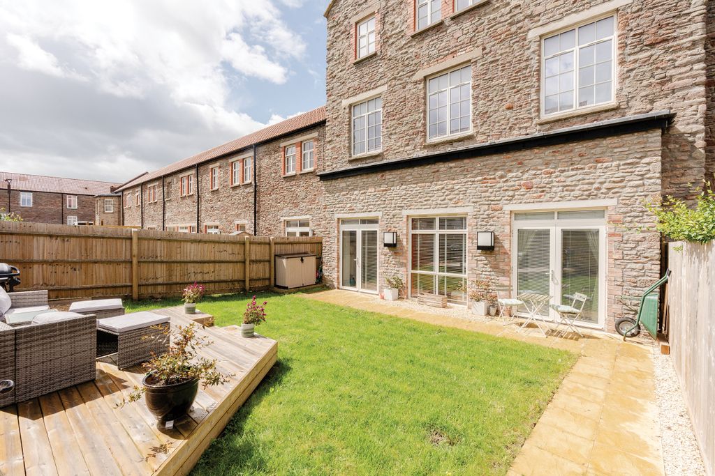 Property photo 1 of 17 3