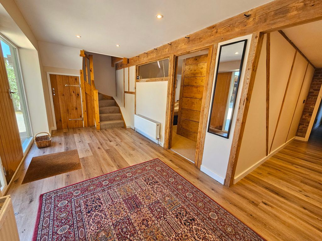 Property photo 2 of 27