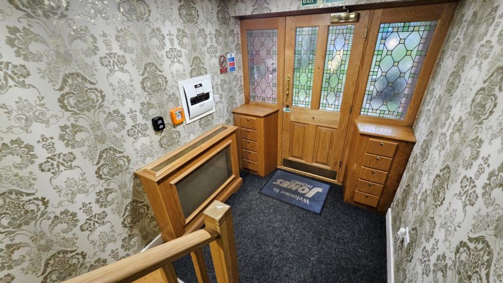 Property photo 3 of 21 3