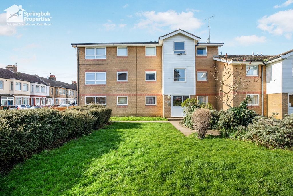 Property photo 1 of 8 Front View