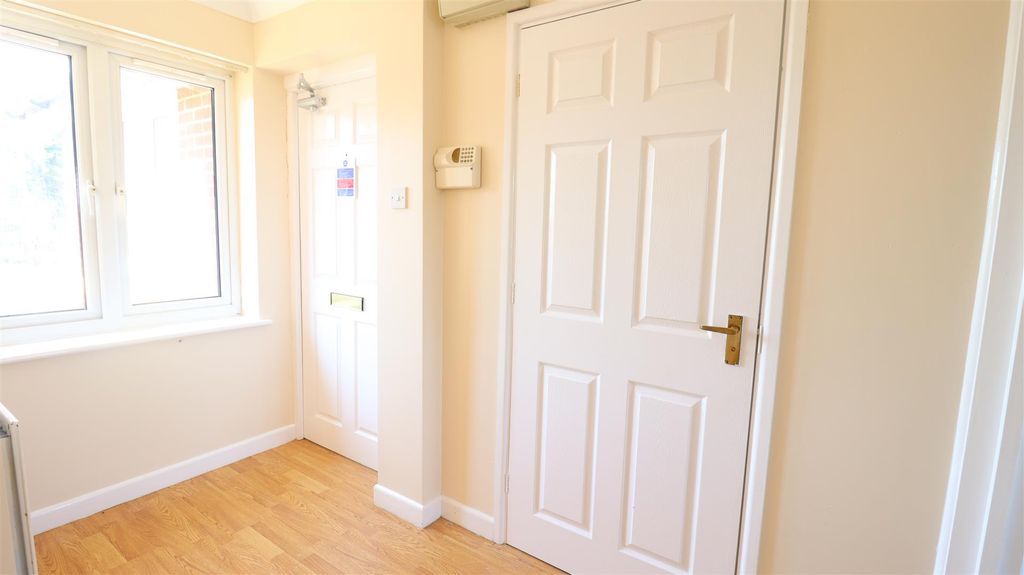 Property photo 3 of 8 Img_2929.Jpg