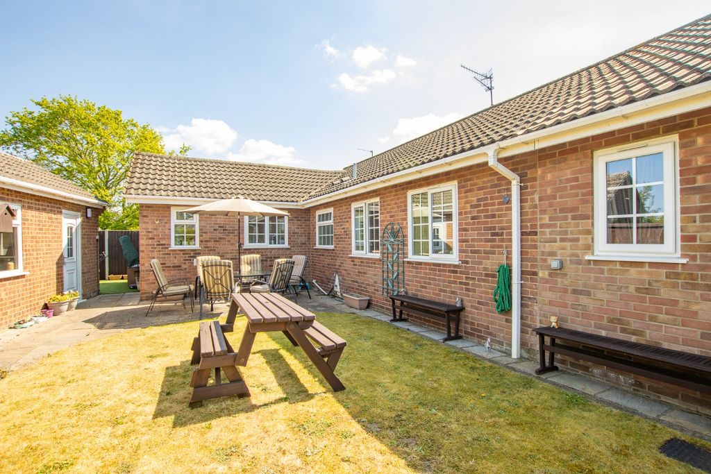 Property photo 2 of 30 4814184