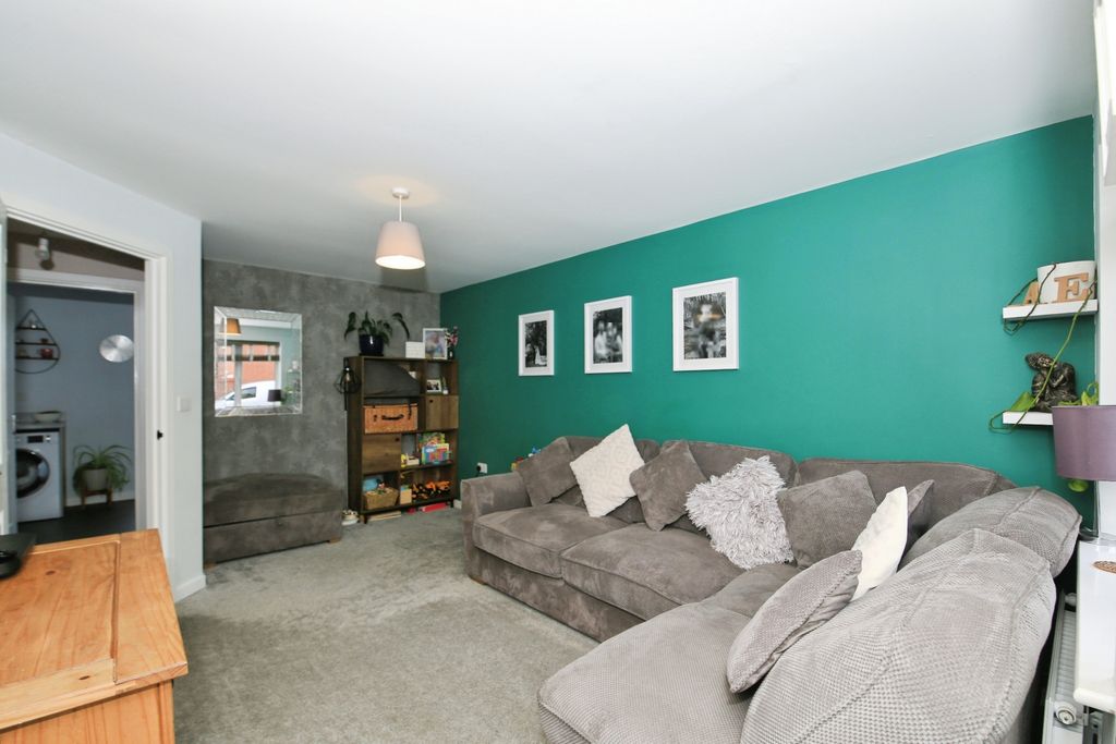 Property photo 3 of 18