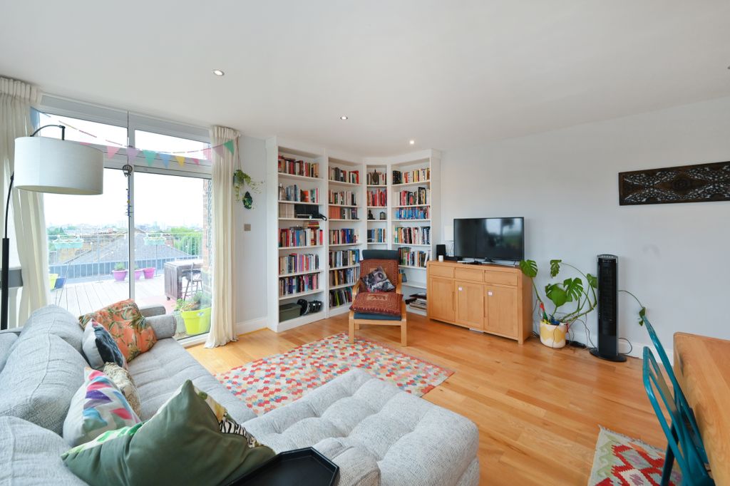 Property photo 3 of 16