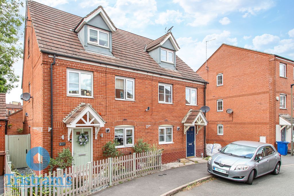 Property photo 1 of 28