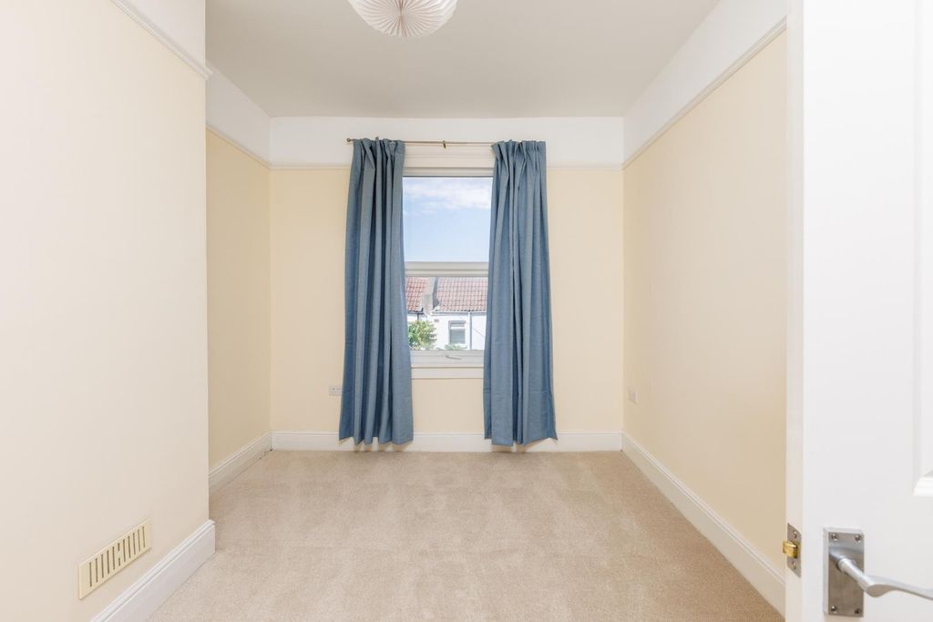 Property photo 3 of 20 20 Verrier Road-4.Jpg