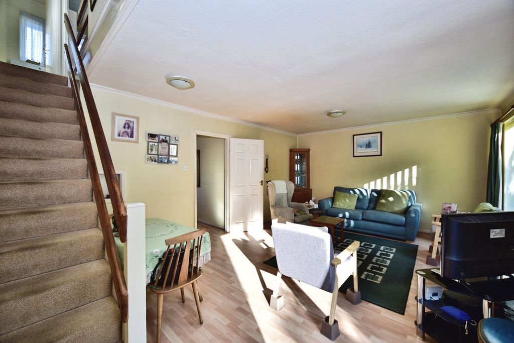 Property photo 3 of 17 Photo