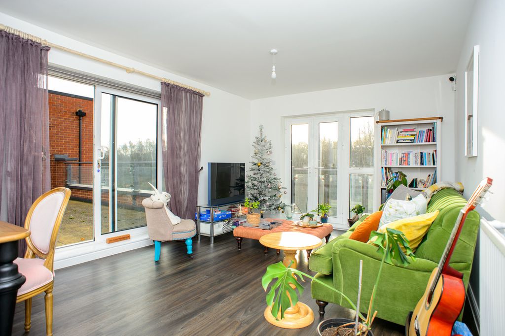 Property photo 3 of 17