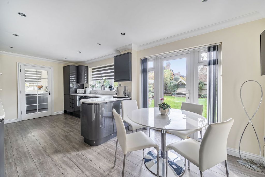 Property photo 3 of 30