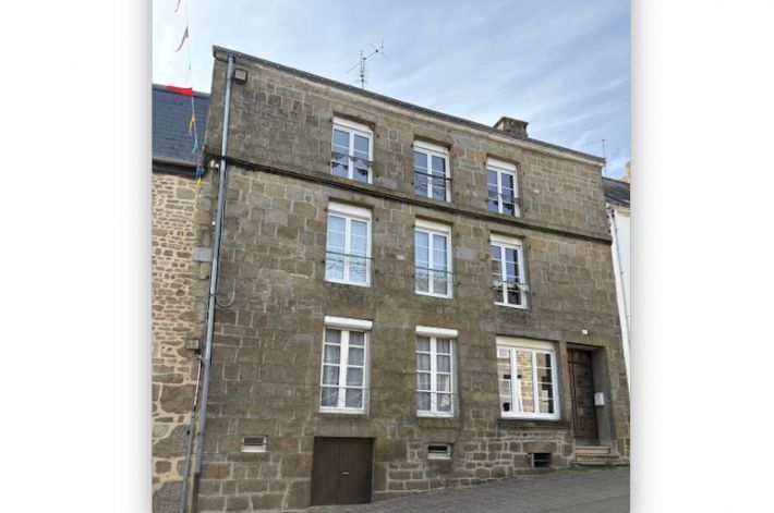Property photo 1 of 18