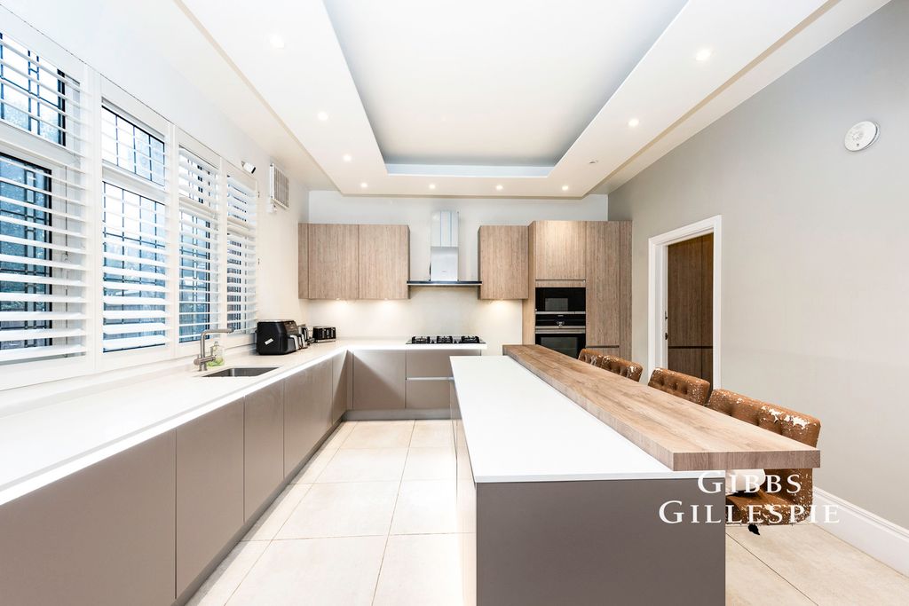 Property photo 2 of 22 Photo