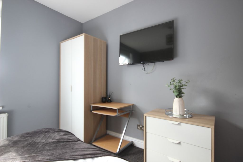 Property photo 1 of 20 Luxury Room To Rent With All Bills Included