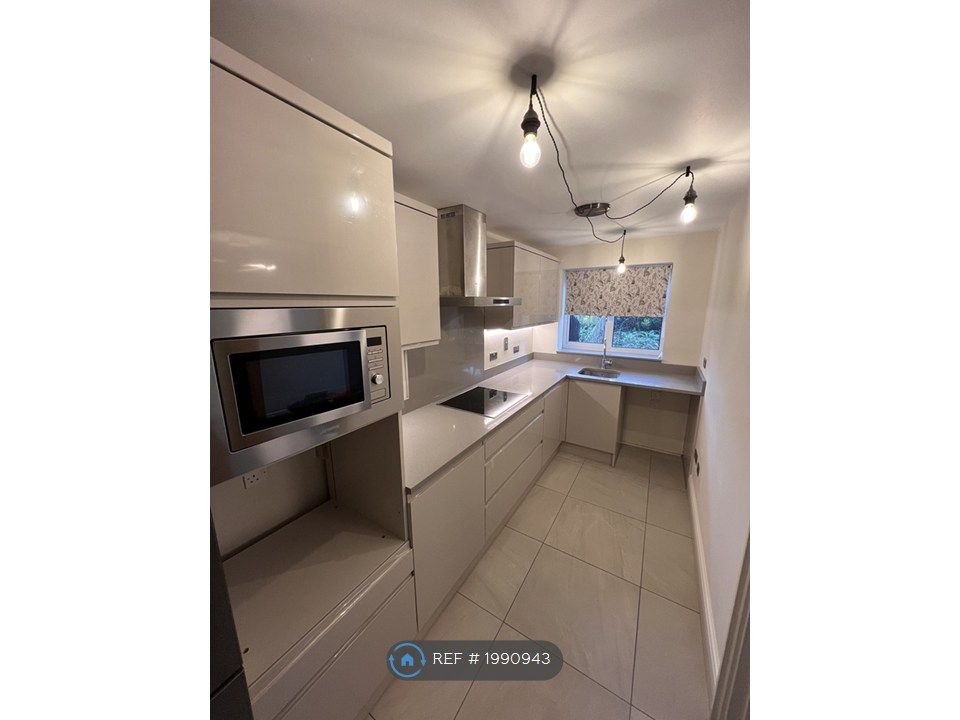Property photo 1 of 7 Kitchen