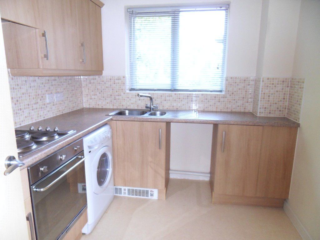Property photo 2 of 8 Picture No. 11