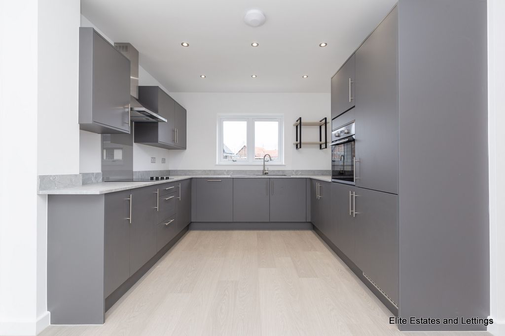 Property photo 2 of 20 02-Kitchen 1