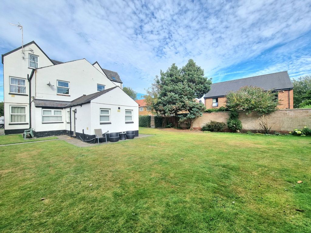 Property photo 3 of 14