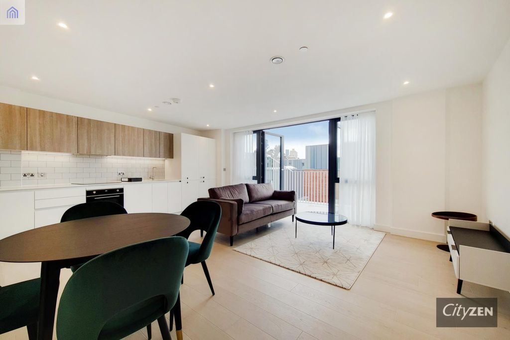 Property photo 1 of 12 Reception Room