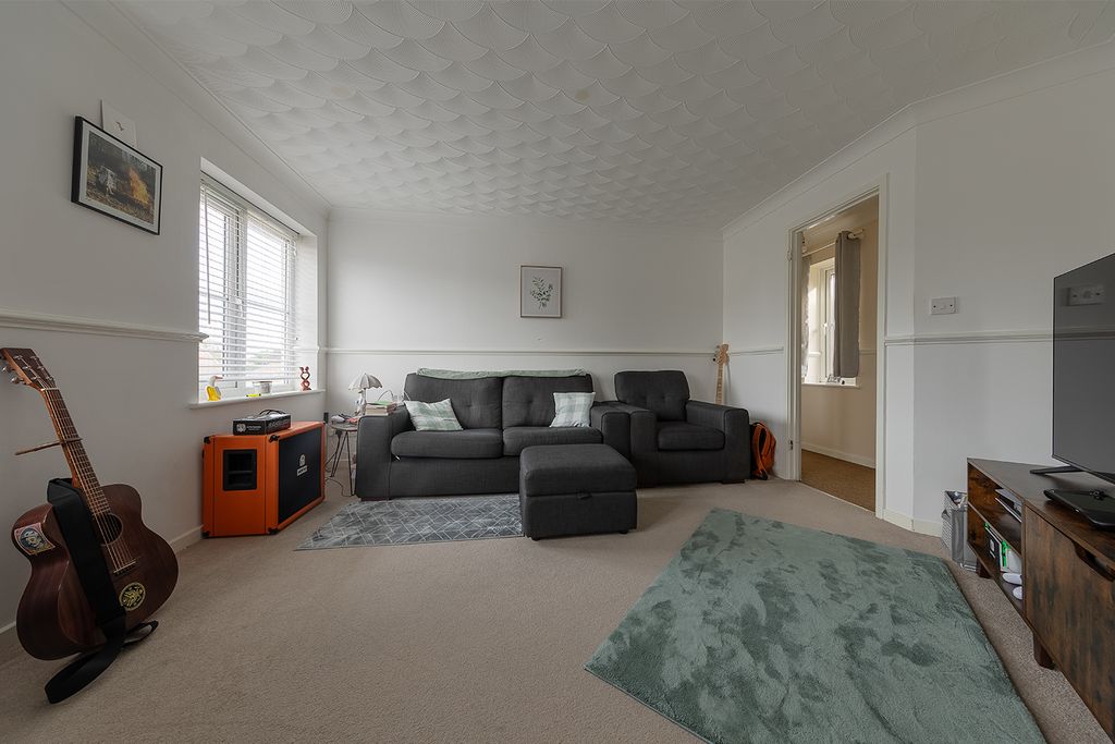 Property photo 2 of 20