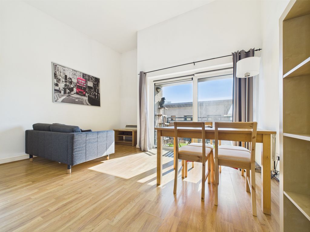 Property photo 2 of 7
