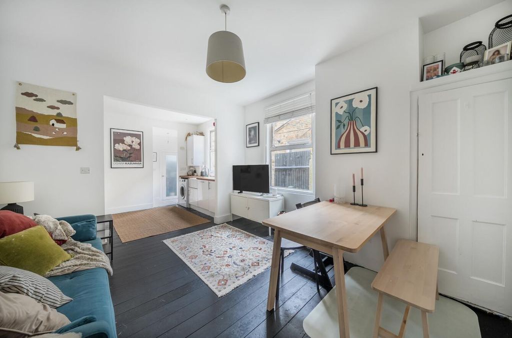 Property photo 2 of 12 1384843-6-692d86E90E7d4-Arw.Jpg