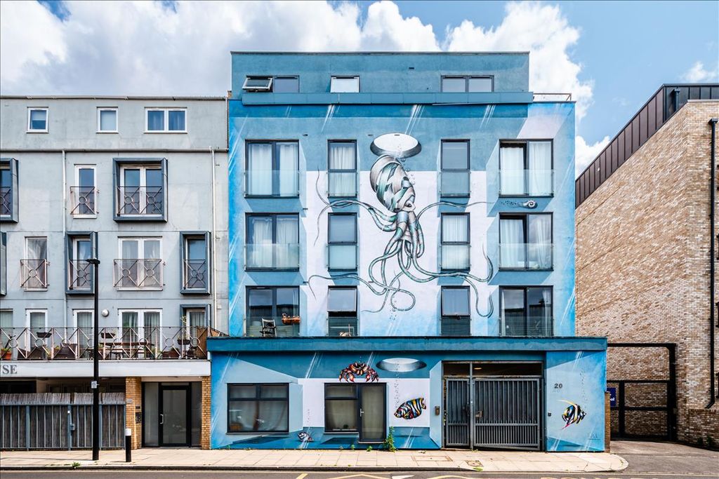 Property photo 2 of 23