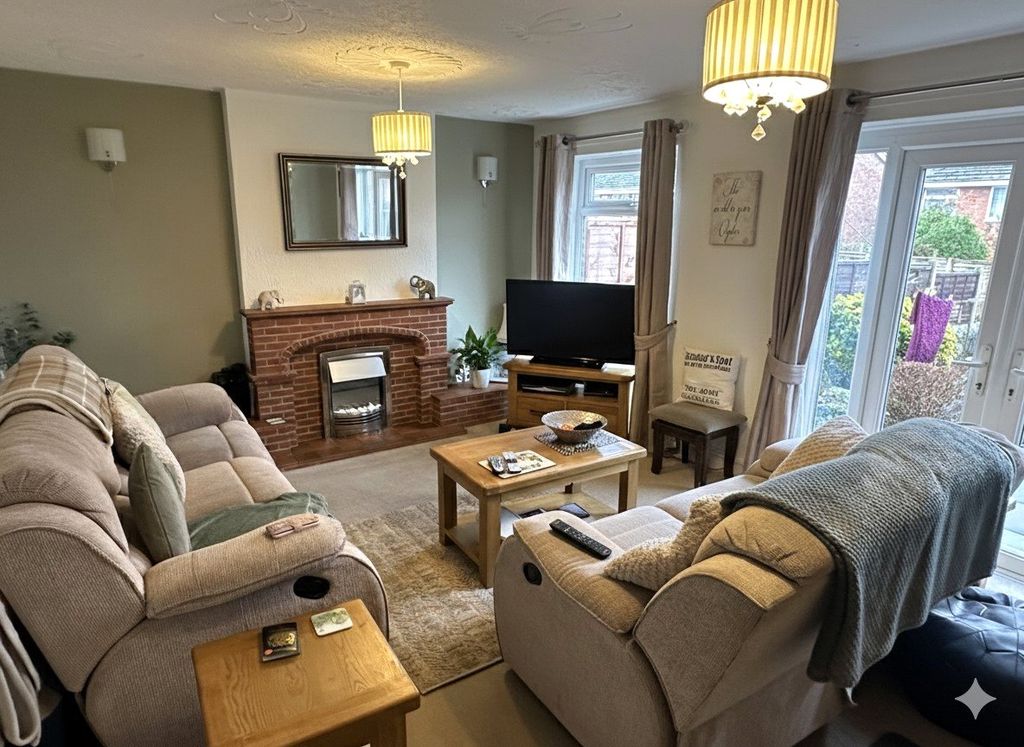 Property photo 2 of 13 Picture No. 35