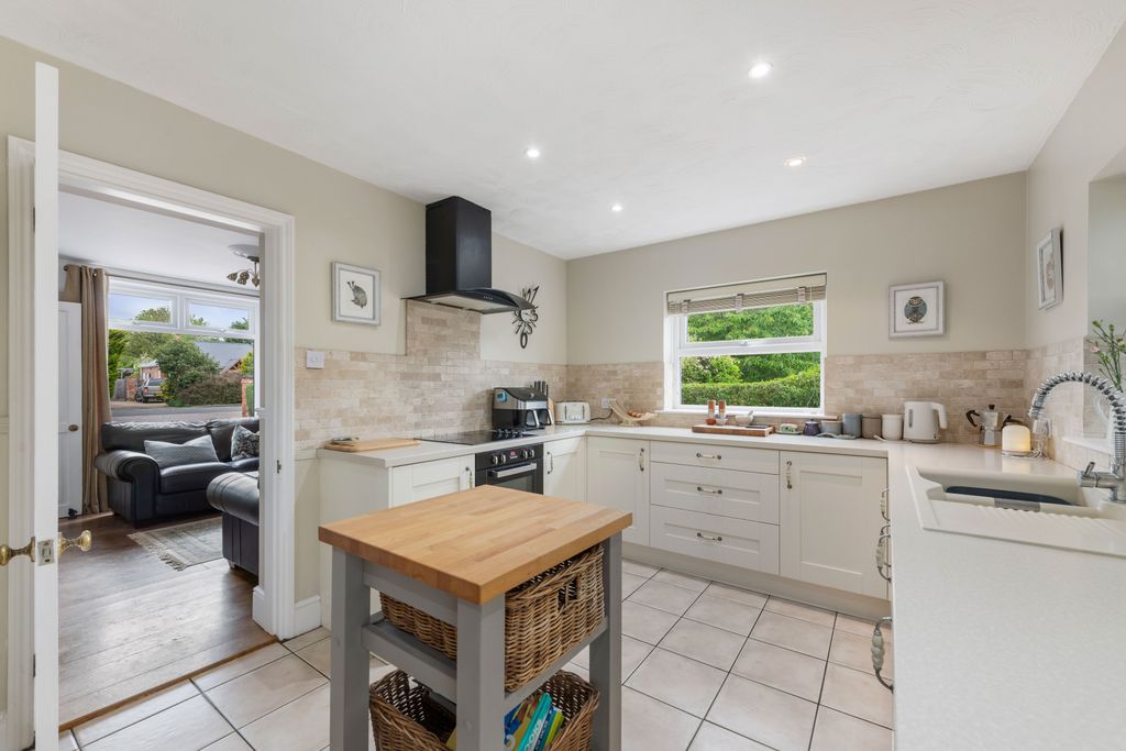 Property photo 2 of 36
