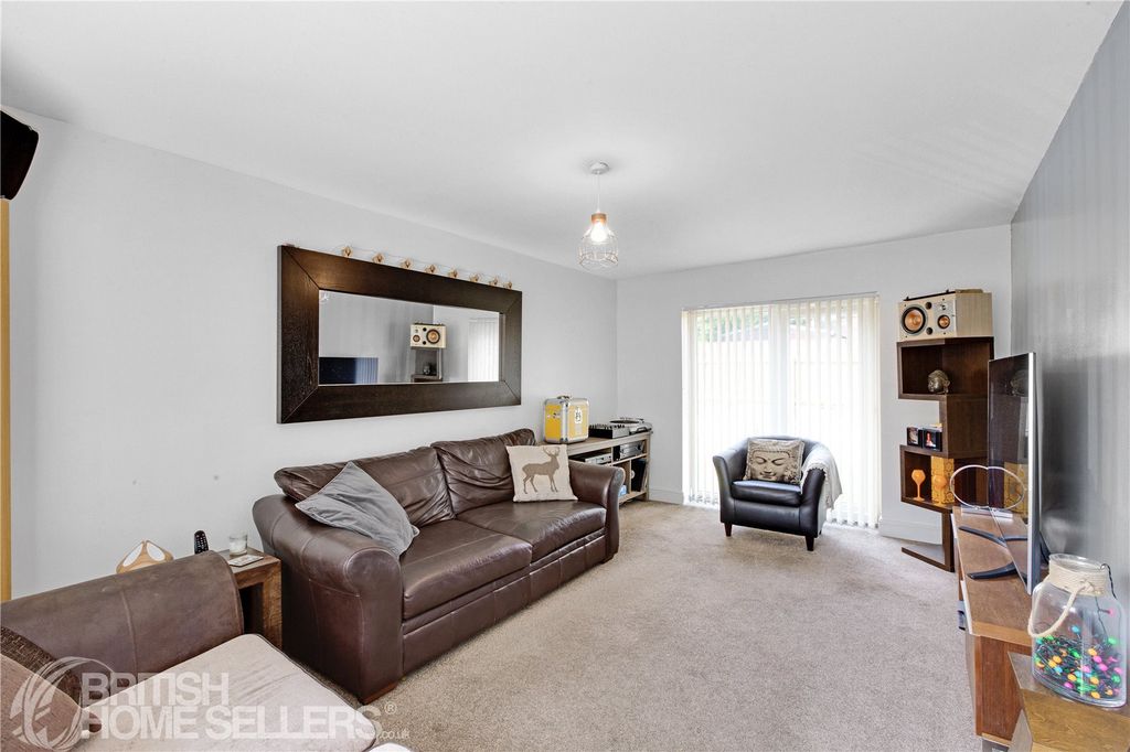 Property photo 3 of 15 Picture No. 28